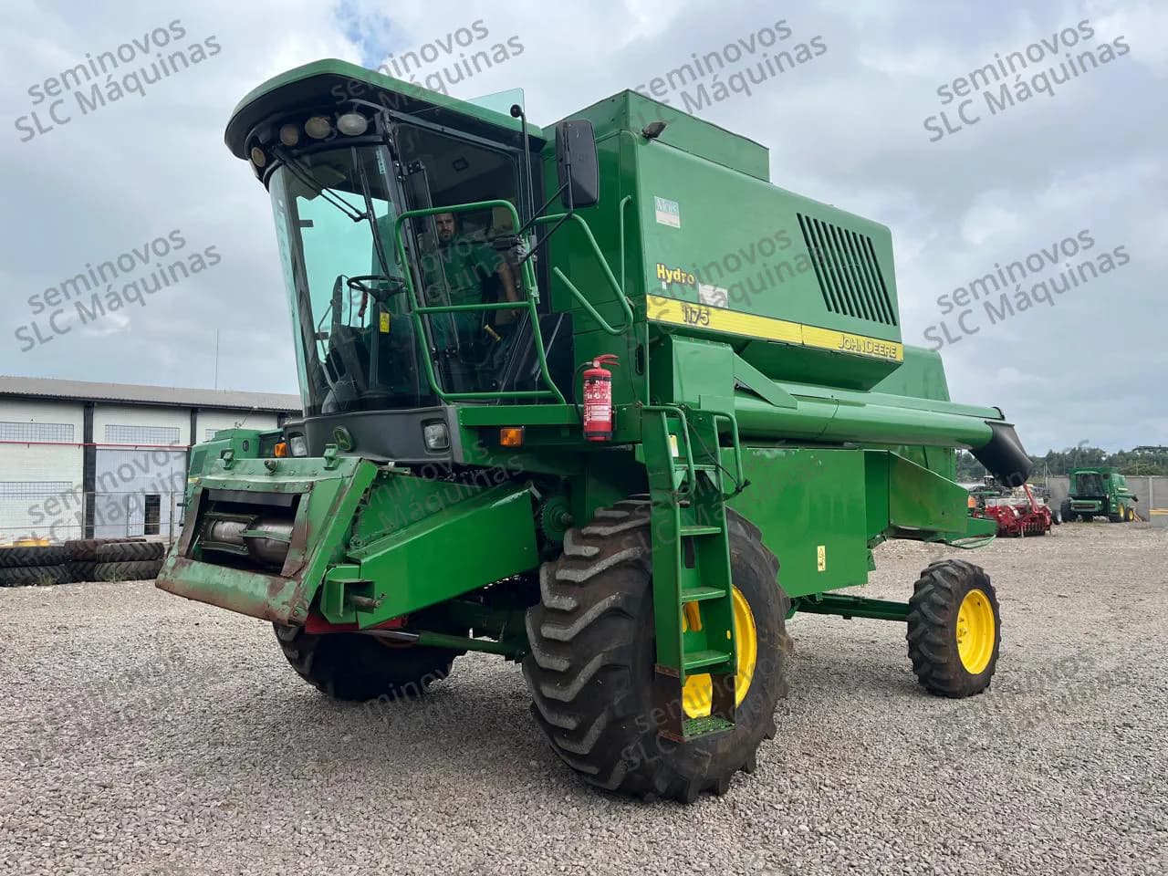 Colheitadeira John Deere 1175
